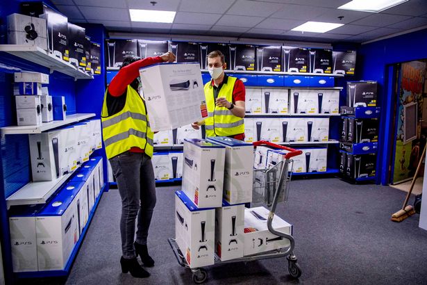 Project EVE PS5 السماسرة