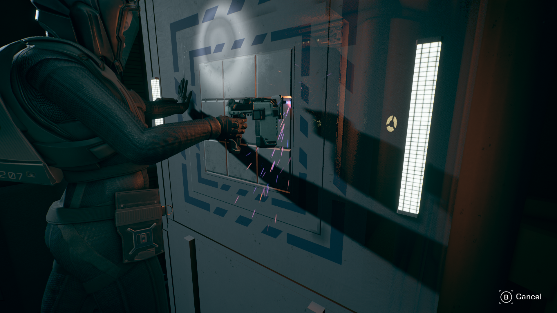 "فتح خزانة أثناء مهمة استكشافية"