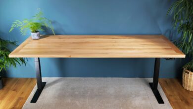 طاولة كمبيوتر